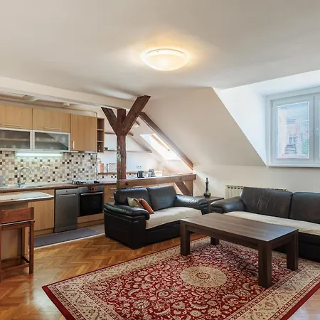 Main Street I Spacious 2bdr *
