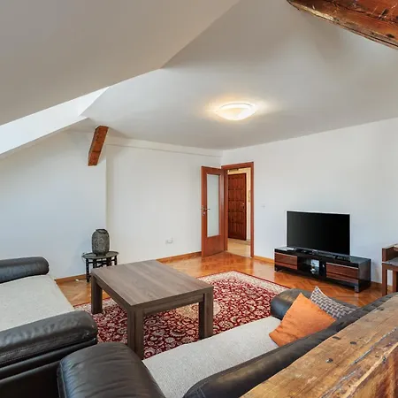Main Street I Spacious 2bdr Sarajevo