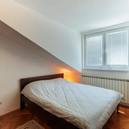 Main Street I Spacious 2bdr Apartman