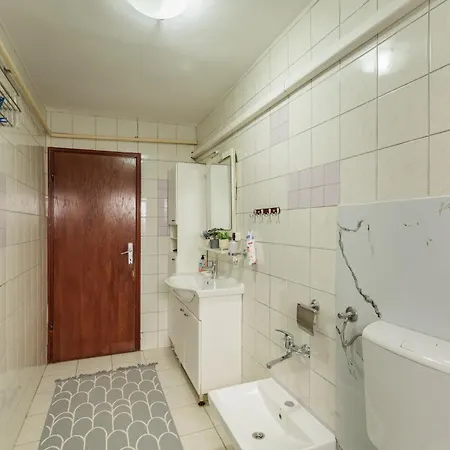 Main Street I Spacious 2bdr Apartment